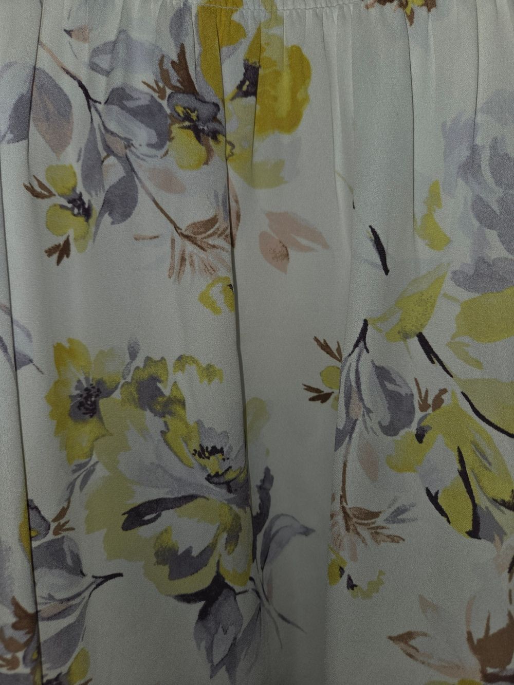 Torrid White Floral Cold-Shoulder Camisole with Yellow and Purple Flowers 2X - Picture 5 of 5